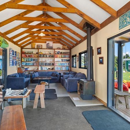 Хостел Raglan Backpackers Экстерьер фото