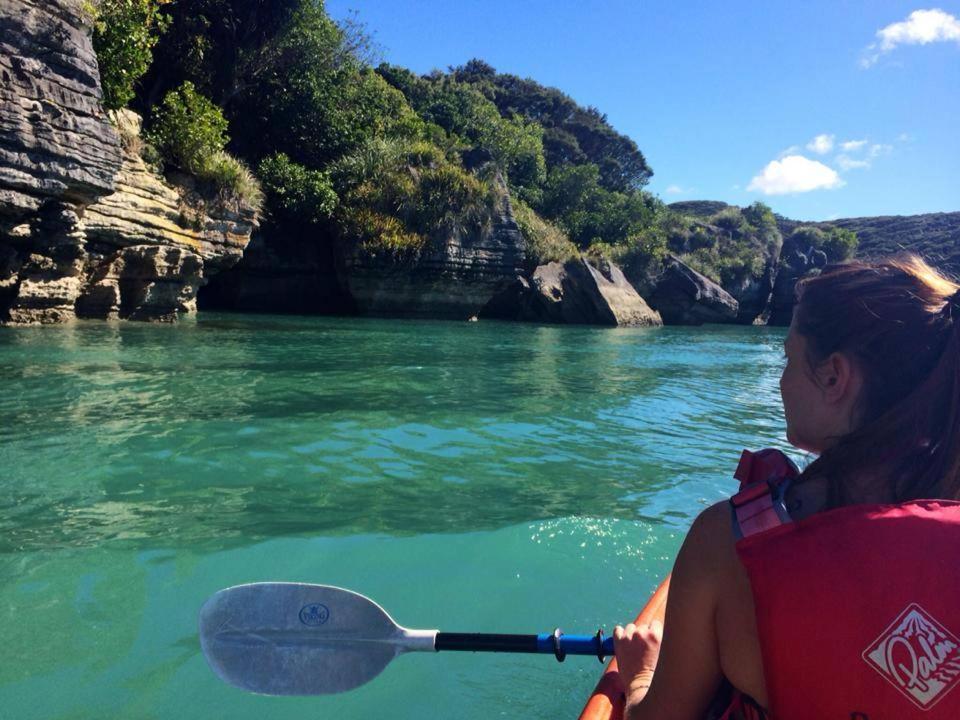 Хостел Raglan Backpackers Экстерьер фото
